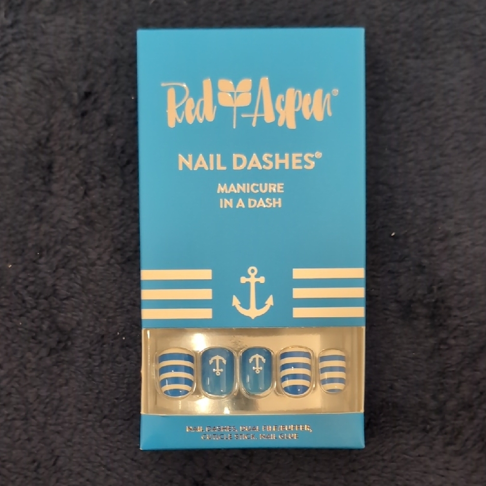 Red Aspen Nail Dashes